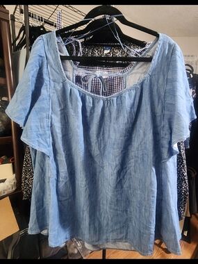 OLD NAVY Light Blue Chambray Flutter Sleeve Top